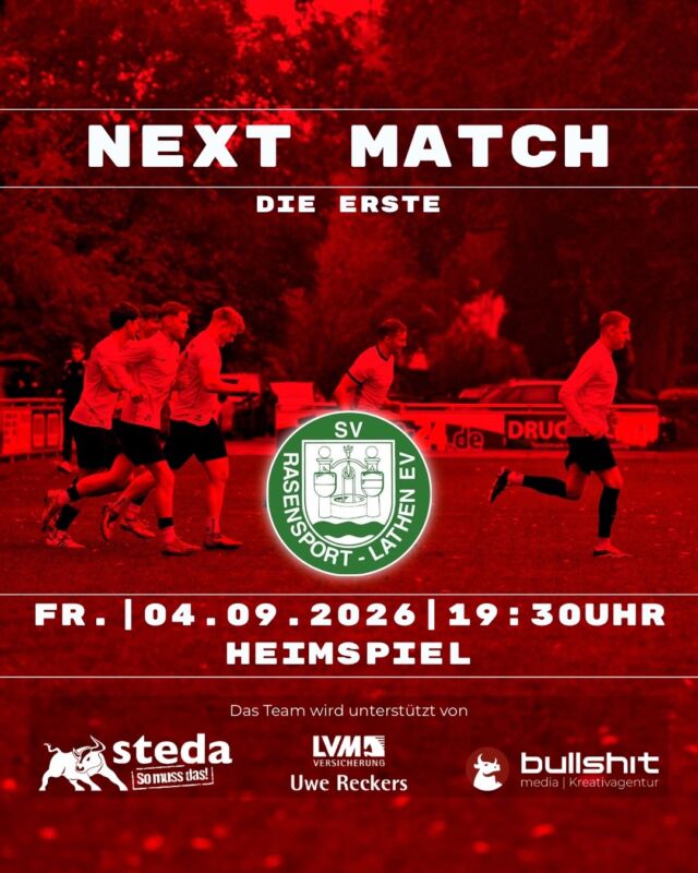 ⚽️ FUSSBALL - Die Erste - Gegner ist der SV Raspo Lathen
Freitagabend, Flutlicht und Fußball – die Vorzeichen für den nächsten Spieltag unserer @vfl_emslage_die_erste könnten kaum besser sein. Nach der bitteren Niederlage in den Schlussminuten wartet mit Lathen erneut ein Aufsteiger.
„Aufsteiger sind zu Anfang einer Saison immer undankbar, weil sie mit viel Euphorie kommen“, weiß Oliver Peters. Dass Lathen diese Euphorie bereits in Zählbares ummünzen konnte, zeigen die bisherigen Ergebnisse. Nach dem 1:1 gegen Teglingen sorgte die Mannschaft zuletzt mit einem Sieg gegen die sehr gut gestarteten Twister für ein weiteres Ausrufezeichen.
Ein kleiner Vorteil könnte die unterschiedliche Belastung in dieser Woche sein. Lathen musste am Dienstag noch gegen Grenzland antreten und hat damit zwei Tage weniger Pause. „Das mag ein kleiner Vorteil sein, den ich aber nicht überbewerte“, erklärt Oliver. „Die ein oder andere Blessur schleppt man mal ein, zwei Tage mit sich rum. Aber wir müssen uns insbesondere auf unser Spiel fokussieren. Das wird eine harte Aufgabe.“
Dabei soll die zuletzt stabiler gewordene Defensive erneut die Basis für das eigene Spiel bilden. Nun gilt es, aus dieser Stabilität Schritt für Schritt mehr Offensivaktionen zu entwickeln.
„Wir müssen uns über eine kompakte Defensive langsam nach vorne arbeiten“, so Oliver. „Das merkt man auch über die Trainingswoche. Wir müssen uns Sachen erstmal erarbeiten. Das wird noch ein harter Weg, das muss jedem bewusst sein. Es wird einem nichts geschenkt.“
Der Ansatz ist klar: Defensive Erfolgserlebnisse sollen Sicherheit geben und die Grundlage für die nächsten Schritte schaffen. „Wir müssen über defensive Erfolgserlebnisse den nächsten Pass an den Mitspieler bringen und dann geht’s Schritt für Schritt weiter nach vorne. Klingt unspektakulär, aber anders geht’s nicht.“
Am Freitagabend soll zu Hause unter Flutlicht der nächste Schritt gemacht werden: Kompakt stehen, füreinander arbeiten und sich die eigenen Möglichkeiten Stück für Stück erarbeiten. Kommt vorbei und unterstützt das Team.
(miru)
© VfL Emslage e.V. 1971 - Alle Rechte vorbehalten