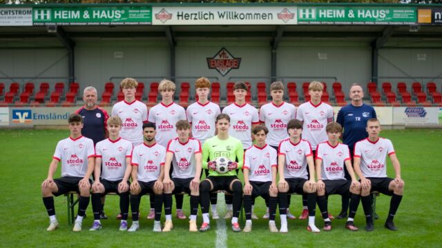 ⚽📸 Teamfotos jetzt online!
Der Vorstand hat die neuen Teamfotos unserer Jugendfußballmannschaften auf der Website veröffentlicht! 🙌 Schaut gerne vorbei, entdeckt die Mannschaften! Die Fotos unserer älteren Teams findet ihr hier im Post. Die restlichen Fotos sind auf unserer Webseite zu finden. 🔴⚪
👉 Zur Website des VfL Emslage: www.vfl-emslage.de
Viel Spaß beim Durchklicken! 😊
#VfLEmslage #Jugendfußball #Teamfotos #RotUndWeiß #WirsindderVfL #Meppen