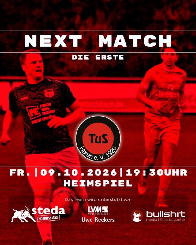 ⚽️ FUSSBALL - Die Erste - Gegner ist der TuS Haren

Am Freitagabend geht es zu Hause für unsere @vfl_emslage_die_erste unter Flutlicht gegen den TuS Haren. „Für uns geht es nun quasi in die Heimspielwochen. Drei Heimspiele nacheinander – darauf freuen wir uns. Zum Auftakt ein Flutlichtspiel gegen den TuS Haren, auch das macht Bock“, ergänzt Trainer Oliver Peters.

„Haren ist gut in die Saison gestartet, hat zuletzt allerdings etwas geschwächelt und aus den vergangenen drei Spielen nur einen Punkt mitgenommen.“ Das letzte Spiel gegen Twist konnte man nach einem Rückstand dennoch in ein 1:1 wandeln.

Trotz der zuletzt schwächeren Ergebnisse verfügt Haren über viel Qualität und höherklassige Erfahrung. „Mit Kleinsorge, Husmann und Raming-Fresen haben sie Spieler im Kader, die bereits höherklassig Erfahrung gesammelt haben. Aber auch Cutala und Schepers sind quirlige Spieler mit Qualität.“

Für die eigene Mannschaft wird es darauf ankommen, die vorhandenen Qualitäten besser auf den Platz zu bringen. „Wir verfügen über richtig gute Kicker in unserem Kader, die müssen wir in Ballbesitz bringen, damit diese kreieren können. Es kommt aber auch darauf an, dass wir mehr investieren in beide Spielfeldrichtungen, also offensiv nachrücken, um viele eigene Spieler in und am Strafraum zu haben. Und defensives Umschalten wird genauso wichtig sein.“

Personell gibt es einen Ausfall: „Steffen Fischer hatte sich am vergangenen Wochenende leider eine Zerrung beim Einsatz in der Zweiten zugezogen und wird somit erstmal ausfallen.“

Los geht es an der Sportstätte Fullen um 19:30Uhr unter Flutlicht. Kommt vorbei und unterstützt das Team.

(miru)

© VfL Emslage e.V. 1971 - Alle Rechte vorbehalten